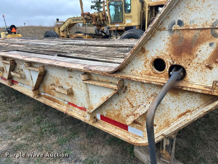 image for item DW4323 1971 Freuhauf TCW42HL drop deck equipment trailer