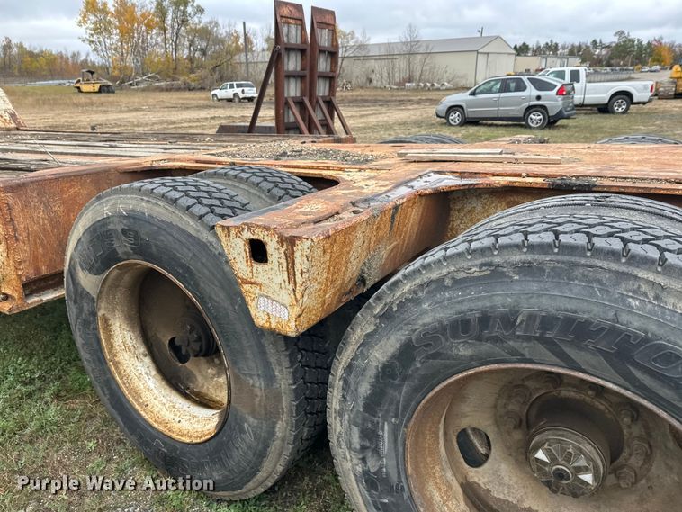 image for item DW4323 1971 Freuhauf TCW42HL drop deck equipment trailer