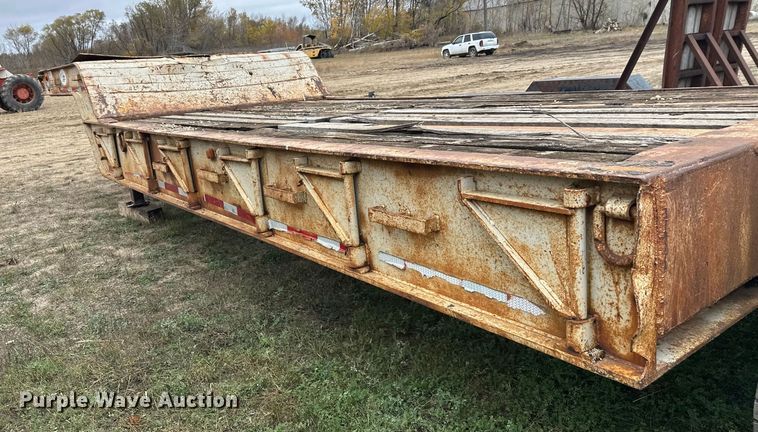 image for item DW4323 1971 Freuhauf TCW42HL drop deck equipment trailer