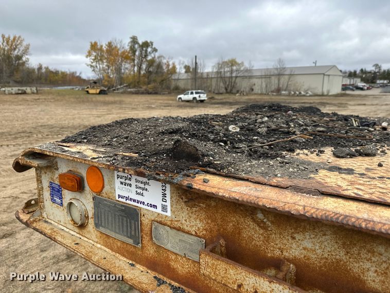 image for item DW4323 1971 Freuhauf TCW42HL drop deck equipment trailer