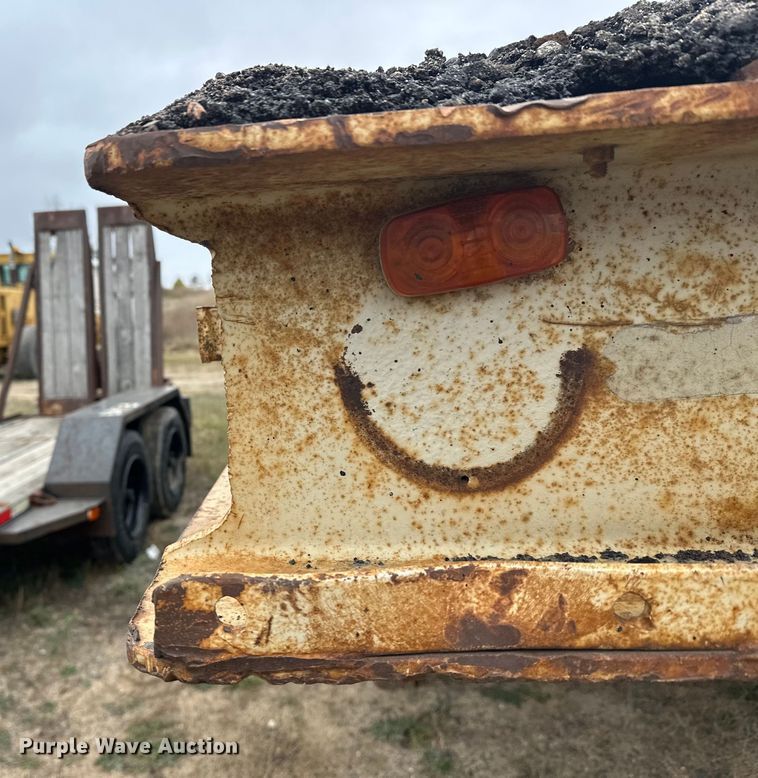 image for item DW4323 1971 Freuhauf TCW42HL drop deck equipment trailer