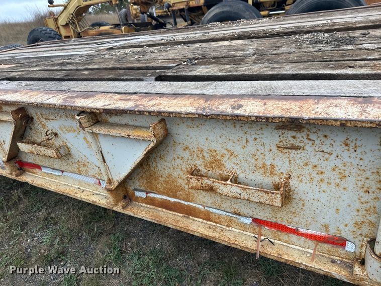 image for item DW4323 1971 Freuhauf TCW42HL drop deck equipment trailer