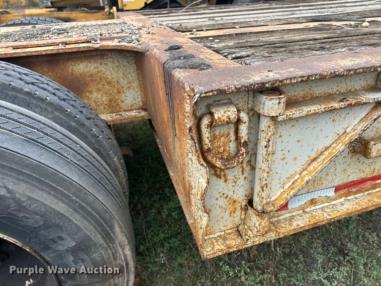 image for item DW4323 1971 Freuhauf TCW42HL drop deck equipment trailer