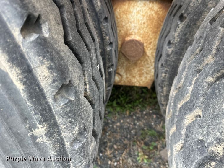 image for item DW4323 1971 Freuhauf TCW42HL drop deck equipment trailer