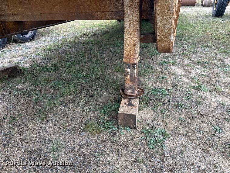 image for item DW4323 1971 Freuhauf TCW42HL drop deck equipment trailer