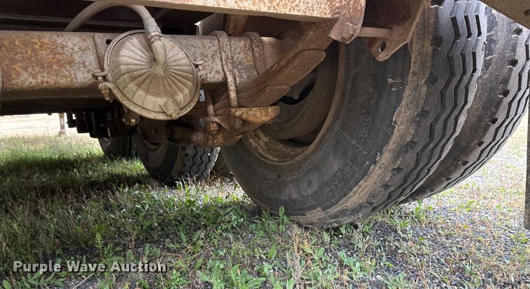 image for item DW4323 1971 Freuhauf TCW42HL drop deck equipment trailer