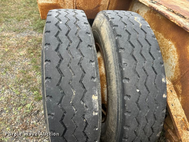 image for item DW4323 1971 Freuhauf TCW42HL drop deck equipment trailer