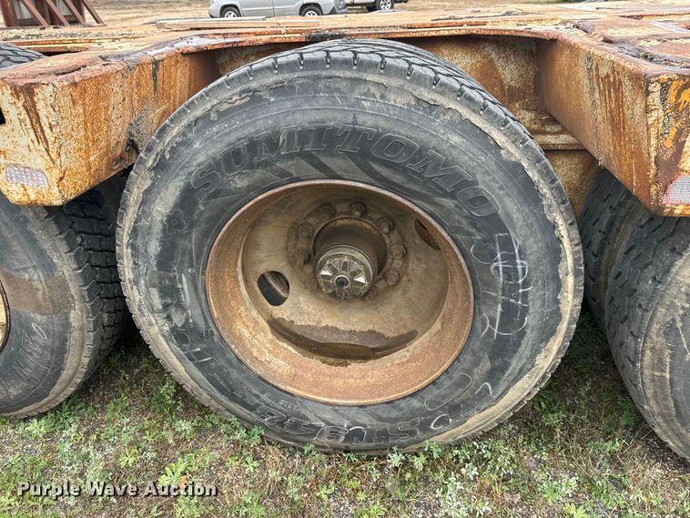 image for item DW4323 1971 Freuhauf TCW42HL drop deck equipment trailer