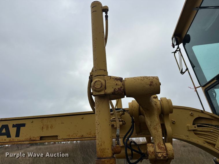 image for item DW4325 1985 Caterpillar 140G motor grader