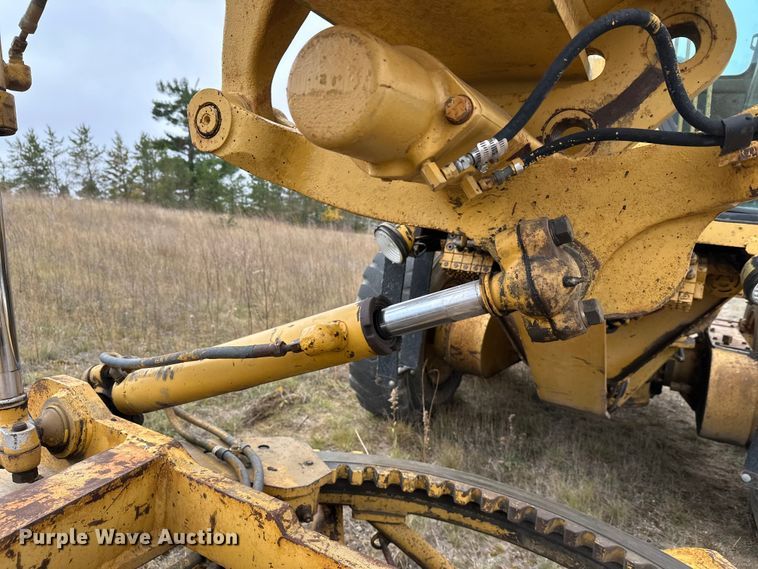 image for item DW4325 1985 Caterpillar 140G motor grader