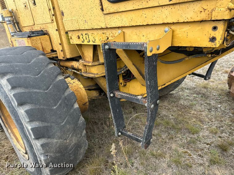 image for item DW4325 1985 Caterpillar 140G motor grader