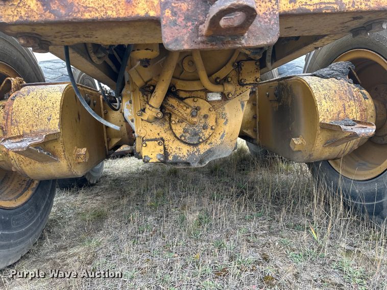 image for item DW4325 1985 Caterpillar 140G motor grader