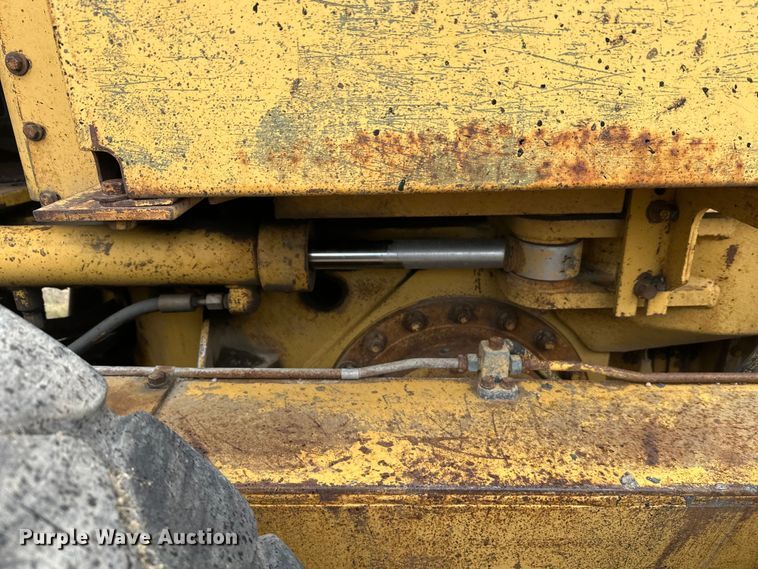 image for item DW4325 1985 Caterpillar 140G motor grader
