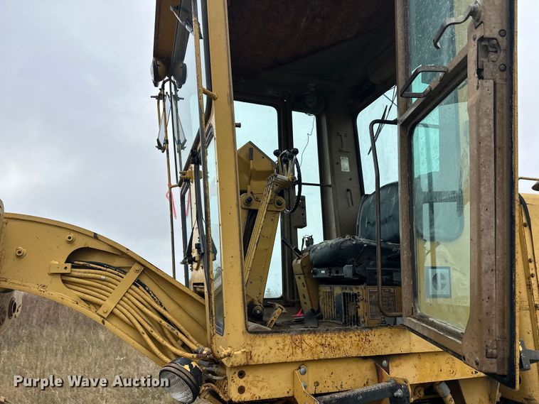 image for item DW4325 1985 Caterpillar 140G motor grader