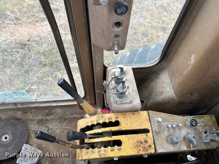 image for item DW4325 1985 Caterpillar 140G motor grader