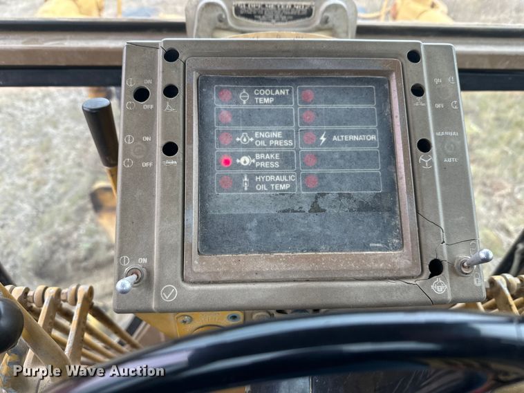 image for item DW4325 1985 Caterpillar 140G motor grader