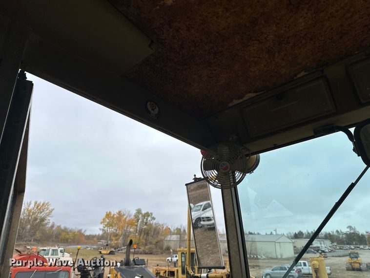 image for item DW4325 1985 Caterpillar 140G motor grader