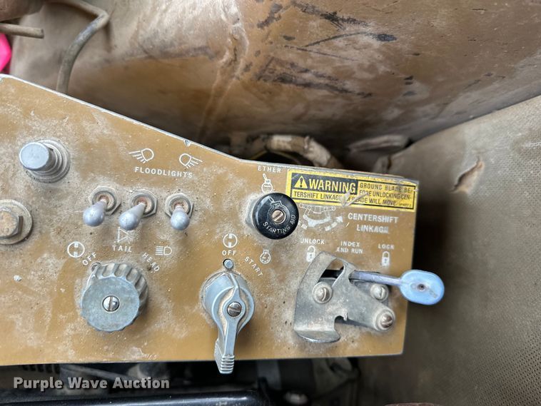 image for item DW4325 1985 Caterpillar 140G motor grader