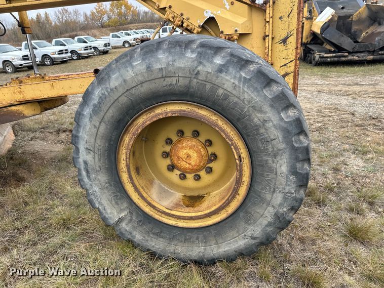 image for item DW4325 1985 Caterpillar 140G motor grader