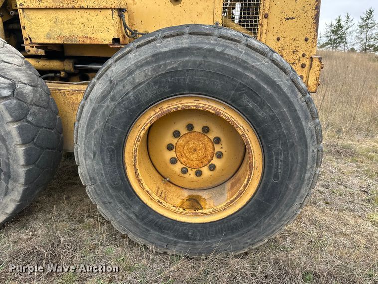 image for item DW4325 1985 Caterpillar 140G motor grader
