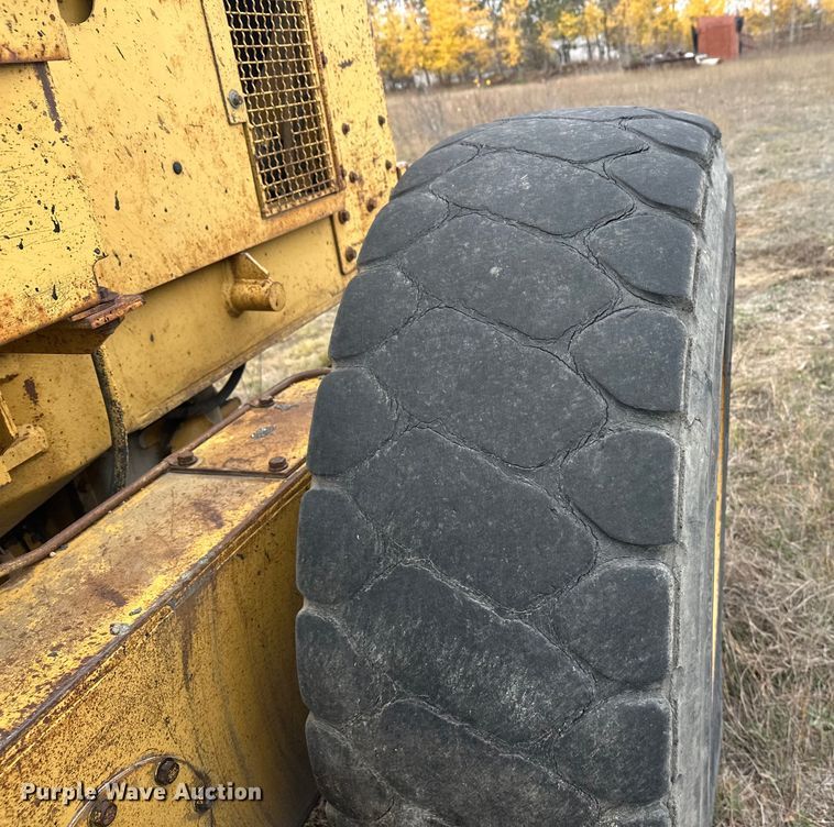 image for item DW4325 1985 Caterpillar 140G motor grader