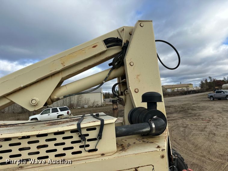 image for item DW4326 1997 JLG 40HA boom lift