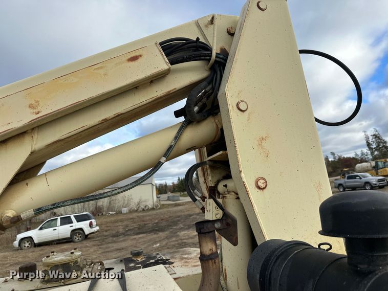 image for item DW4326 1997 JLG 40HA boom lift