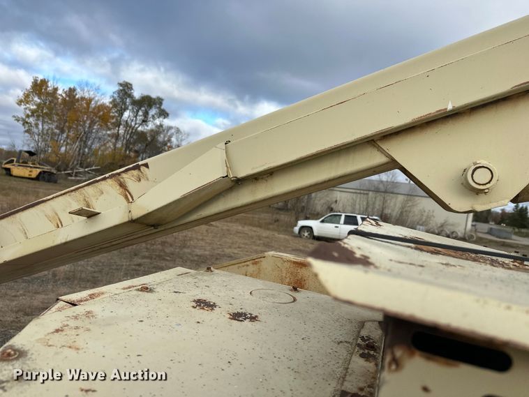 image for item DW4326 1997 JLG 40HA boom lift