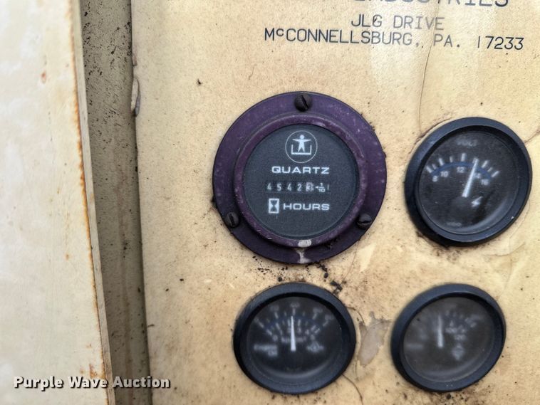 image for item DW4326 1997 JLG 40HA boom lift