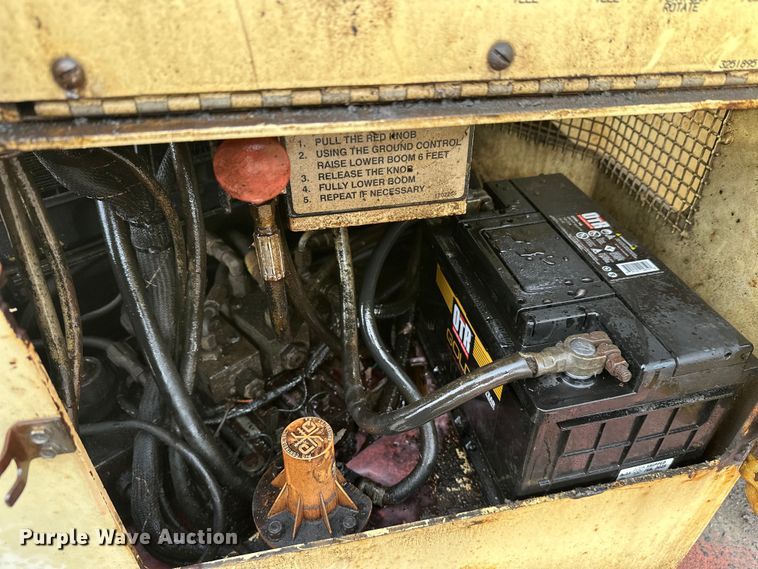 image for item DW4326 1997 JLG 40HA boom lift