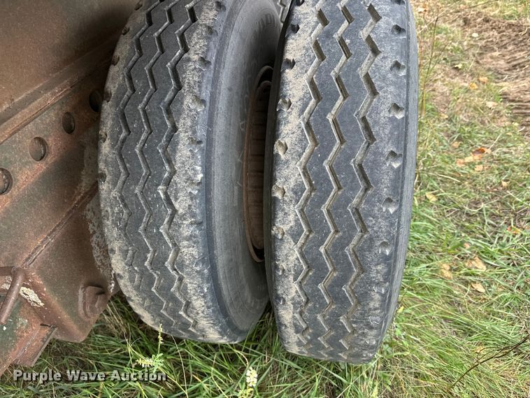 image for item DW4327 1978 Mono flatbed trailer