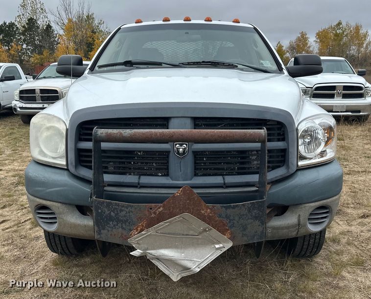 image for item DW4330 2008 Dodge Ram 3500 Quad Cab flatbed pickup truck
