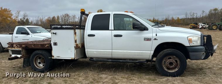 image for item DW4330 2008 Dodge Ram 3500 Quad Cab flatbed pickup truck