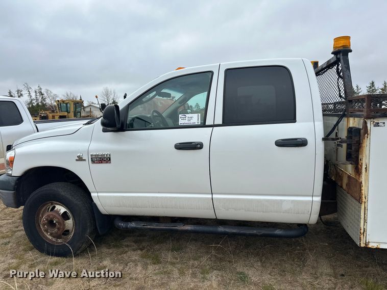 image for item DW4330 2008 Dodge Ram 3500 Quad Cab flatbed pickup truck