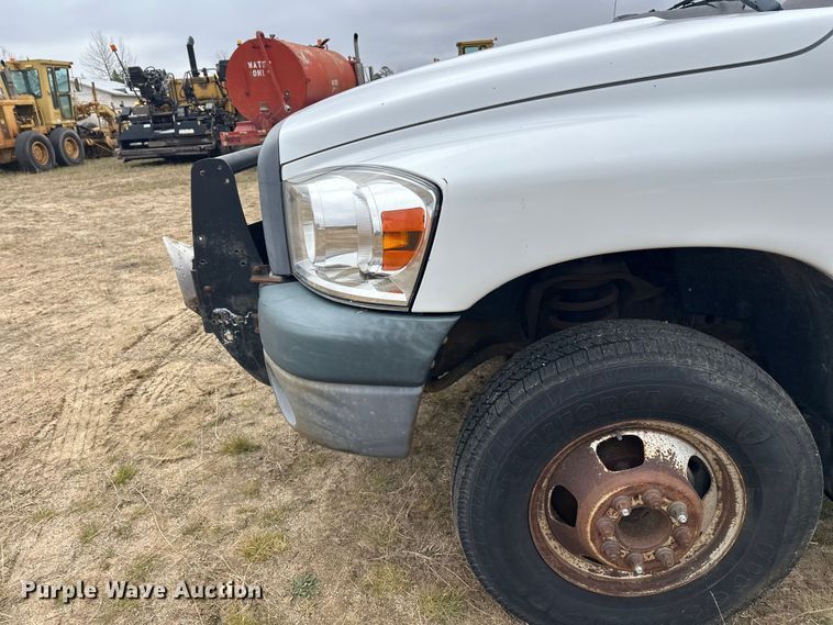 image for item DW4330 2008 Dodge Ram 3500 Quad Cab flatbed pickup truck