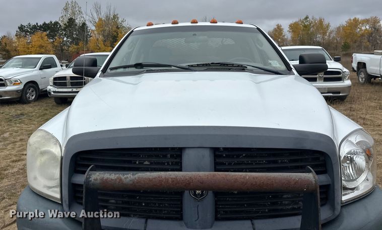 image for item DW4330 2008 Dodge Ram 3500 Quad Cab flatbed pickup truck