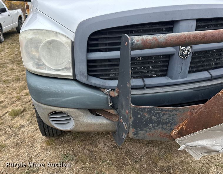 image for item DW4330 2008 Dodge Ram 3500 Quad Cab flatbed pickup truck