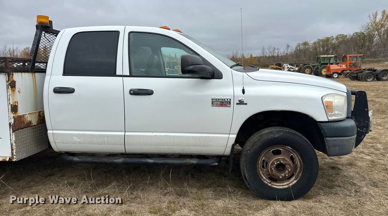 image for item DW4330 2008 Dodge Ram 3500 Quad Cab flatbed pickup truck