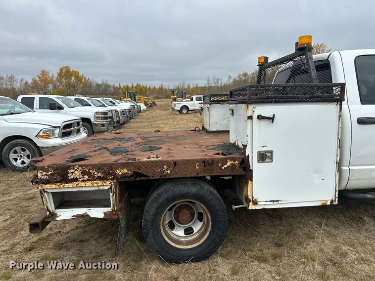image for item DW4330 2008 Dodge Ram 3500 Quad Cab flatbed pickup truck