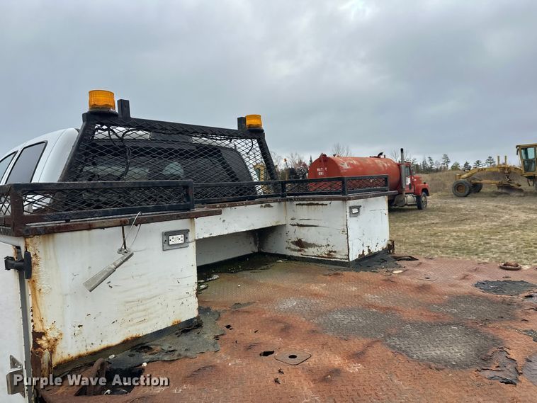 image for item DW4330 2008 Dodge Ram 3500 Quad Cab flatbed pickup truck