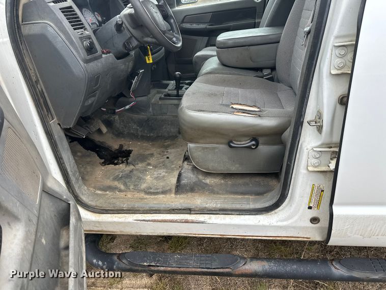 image for item DW4330 2008 Dodge Ram 3500 Quad Cab flatbed pickup truck