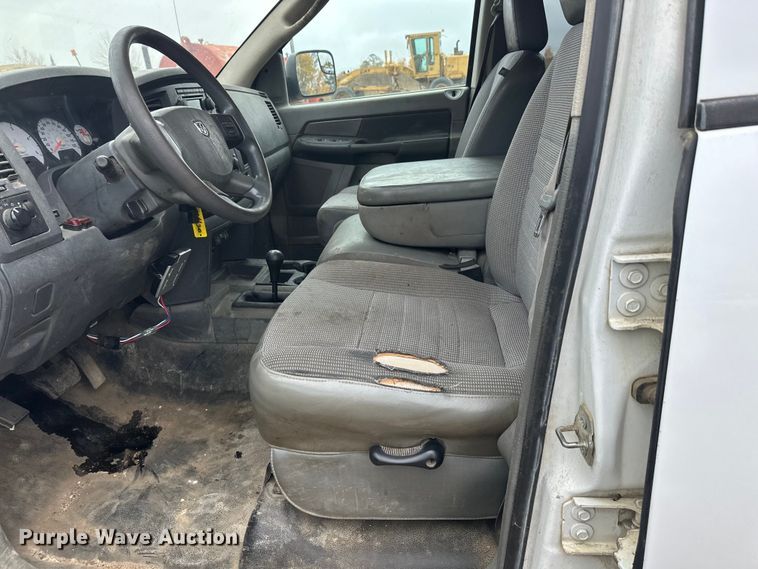 image for item DW4330 2008 Dodge Ram 3500 Quad Cab flatbed pickup truck