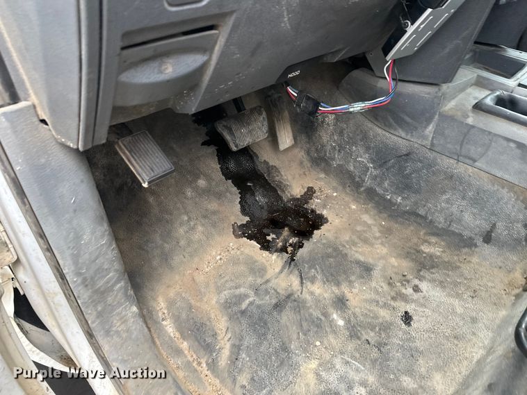 image for item DW4330 2008 Dodge Ram 3500 Quad Cab flatbed pickup truck