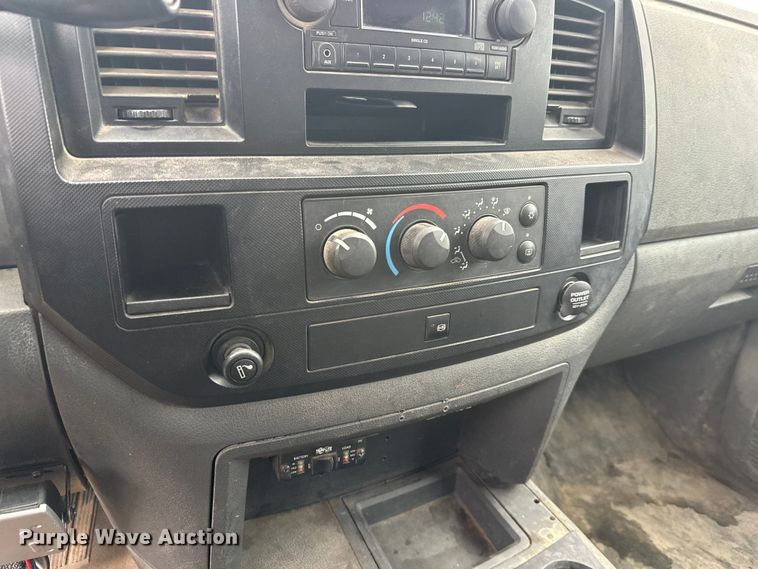 image for item DW4330 2008 Dodge Ram 3500 Quad Cab flatbed pickup truck