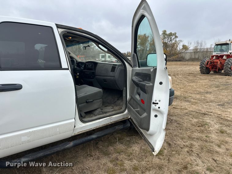image for item DW4330 2008 Dodge Ram 3500 Quad Cab flatbed pickup truck