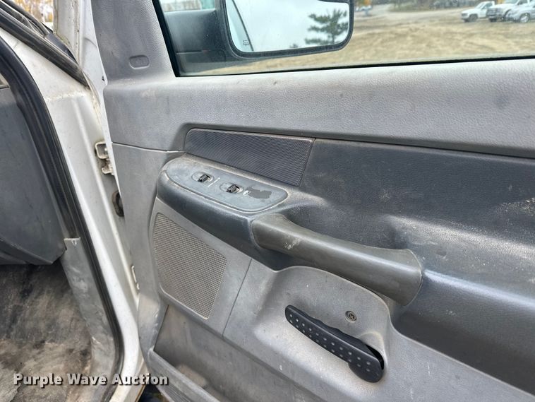 image for item DW4330 2008 Dodge Ram 3500 Quad Cab flatbed pickup truck