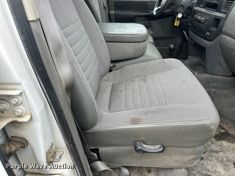 image for item DW4330 2008 Dodge Ram 3500 Quad Cab flatbed pickup truck