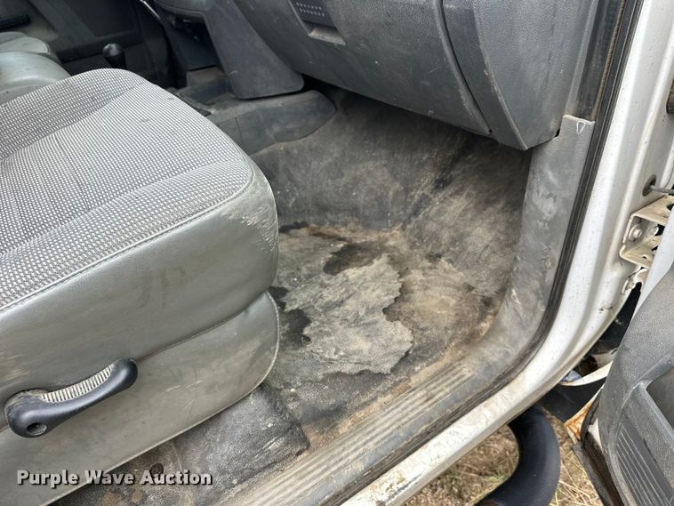 image for item DW4330 2008 Dodge Ram 3500 Quad Cab flatbed pickup truck