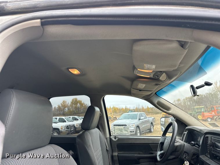 image for item DW4330 2008 Dodge Ram 3500 Quad Cab flatbed pickup truck