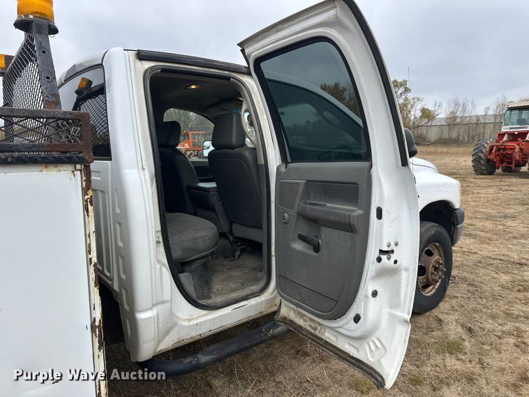 image for item DW4330 2008 Dodge Ram 3500 Quad Cab flatbed pickup truck